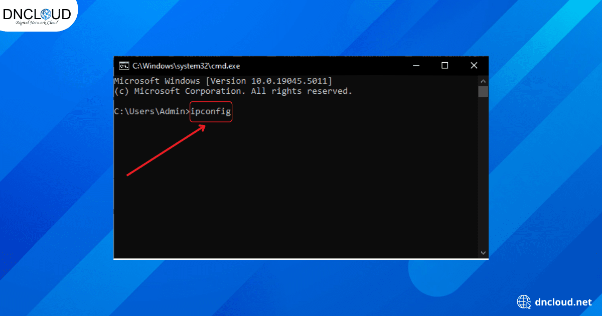 Trong cửa sổ Command Prompt, nhập lệnh ipconfig và nhấn Enter.